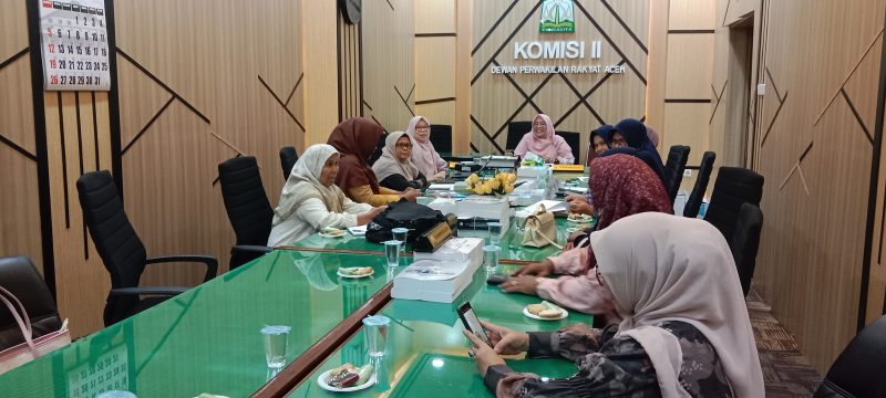 Audiensi Balai Syura Ureung Inong Aceh ke Anggota DPR Aceh Soroti Rendahnya Keterwakilan Perempuan di Legislatif